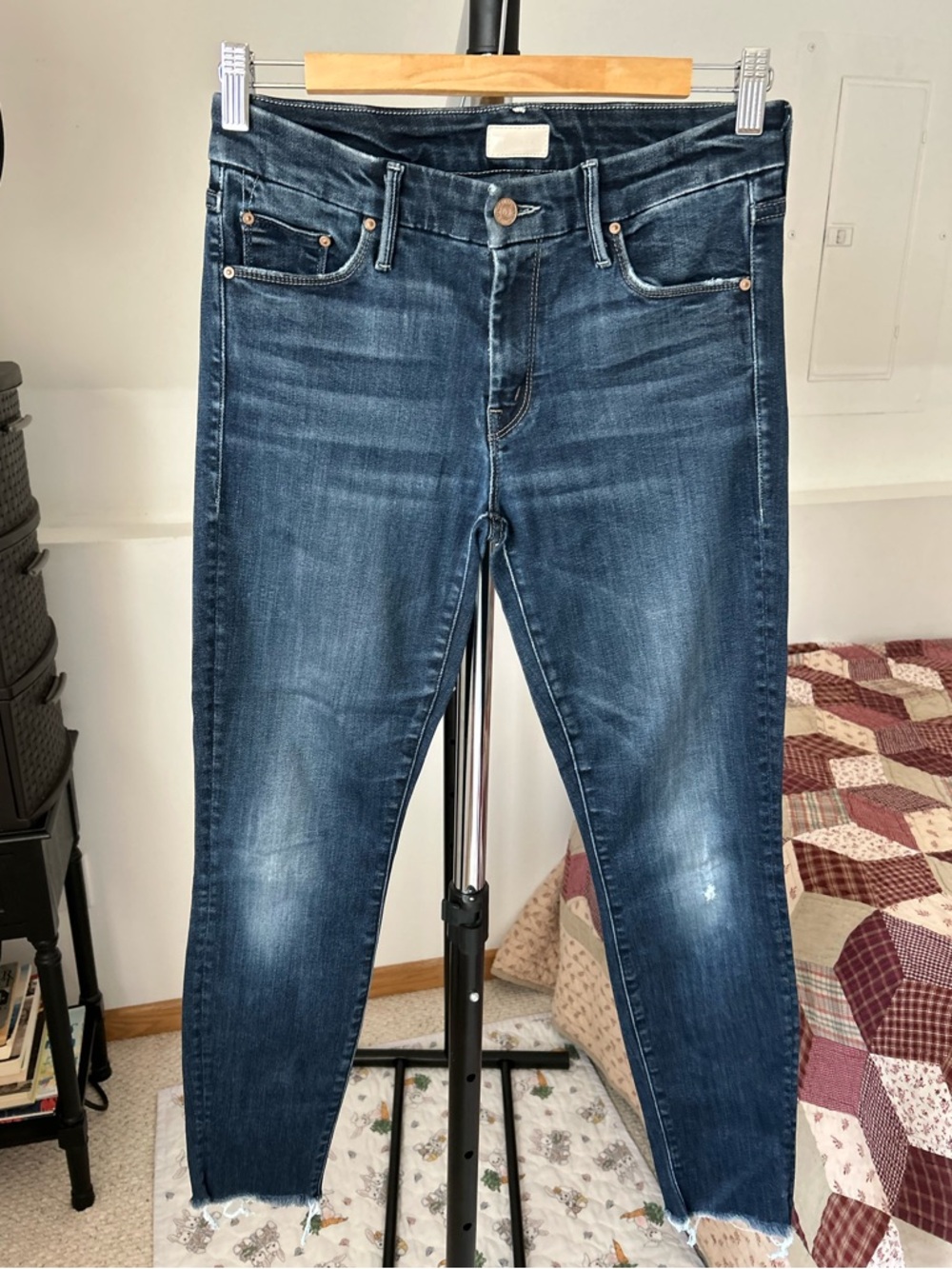 Mother Looker Ankle Fray Cropped Skinny Jeans 27